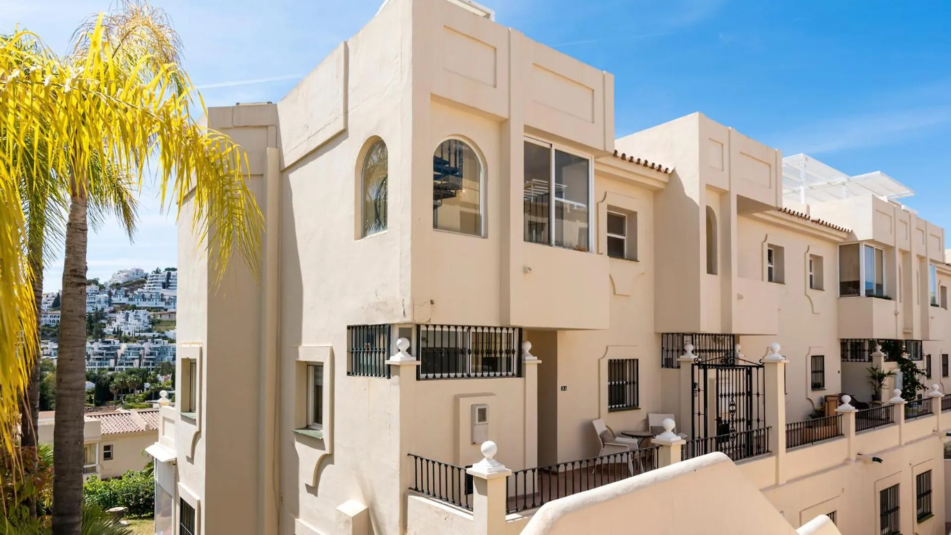 La Quinta Hills - Modern Andalusian-Style Home With Rooftop Terrace Marbella