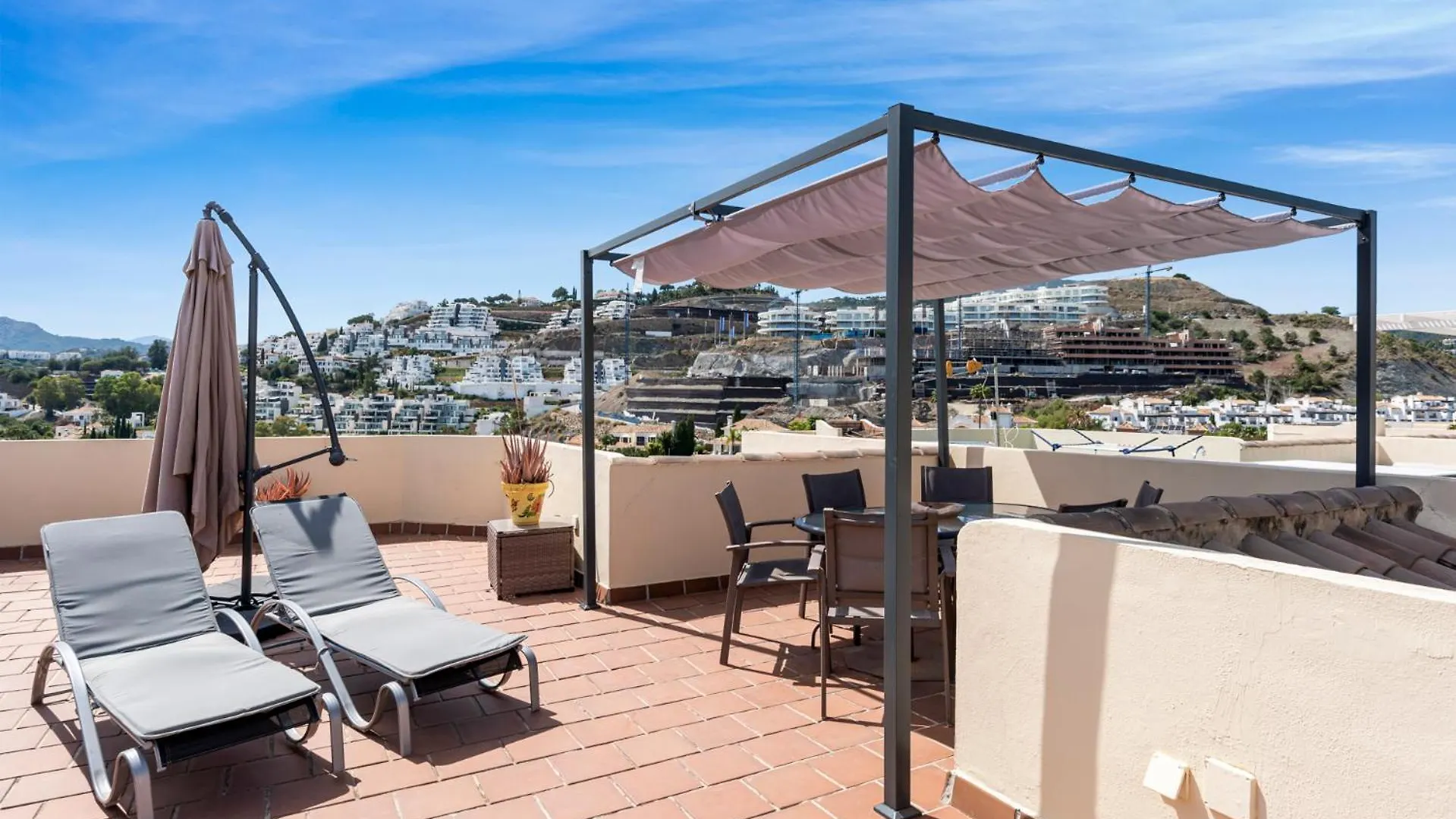 La Quinta Hills - Modern Andalusian-Style Home With Rooftop Terrace Marbella